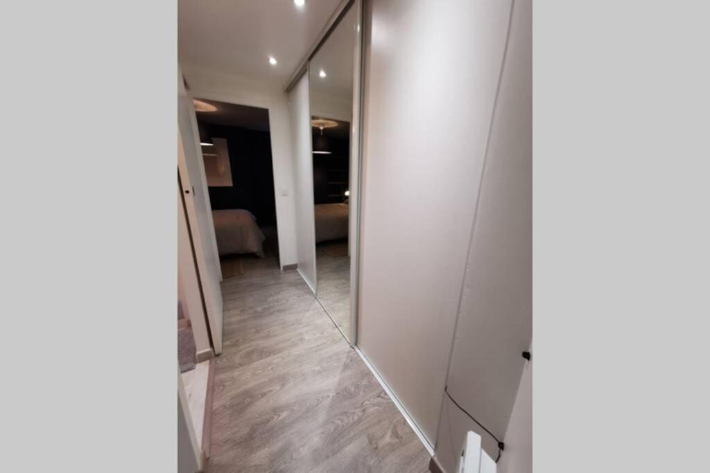 Appartement F2 Cosy Proche De L'Hyper Centre カーン エクステリア 写真